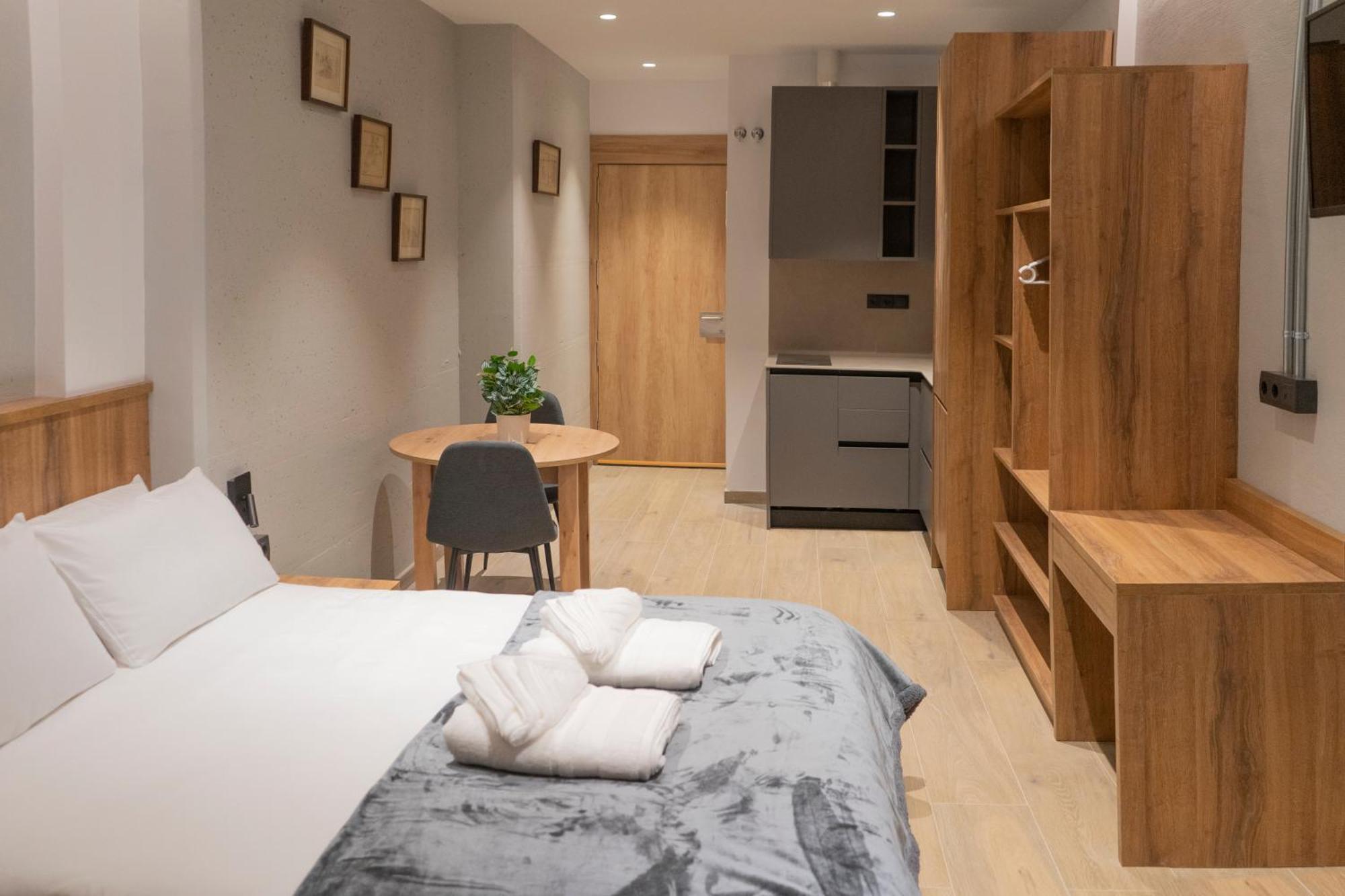 Monturiol Apartaments Barcelona Eksteriør bilde
