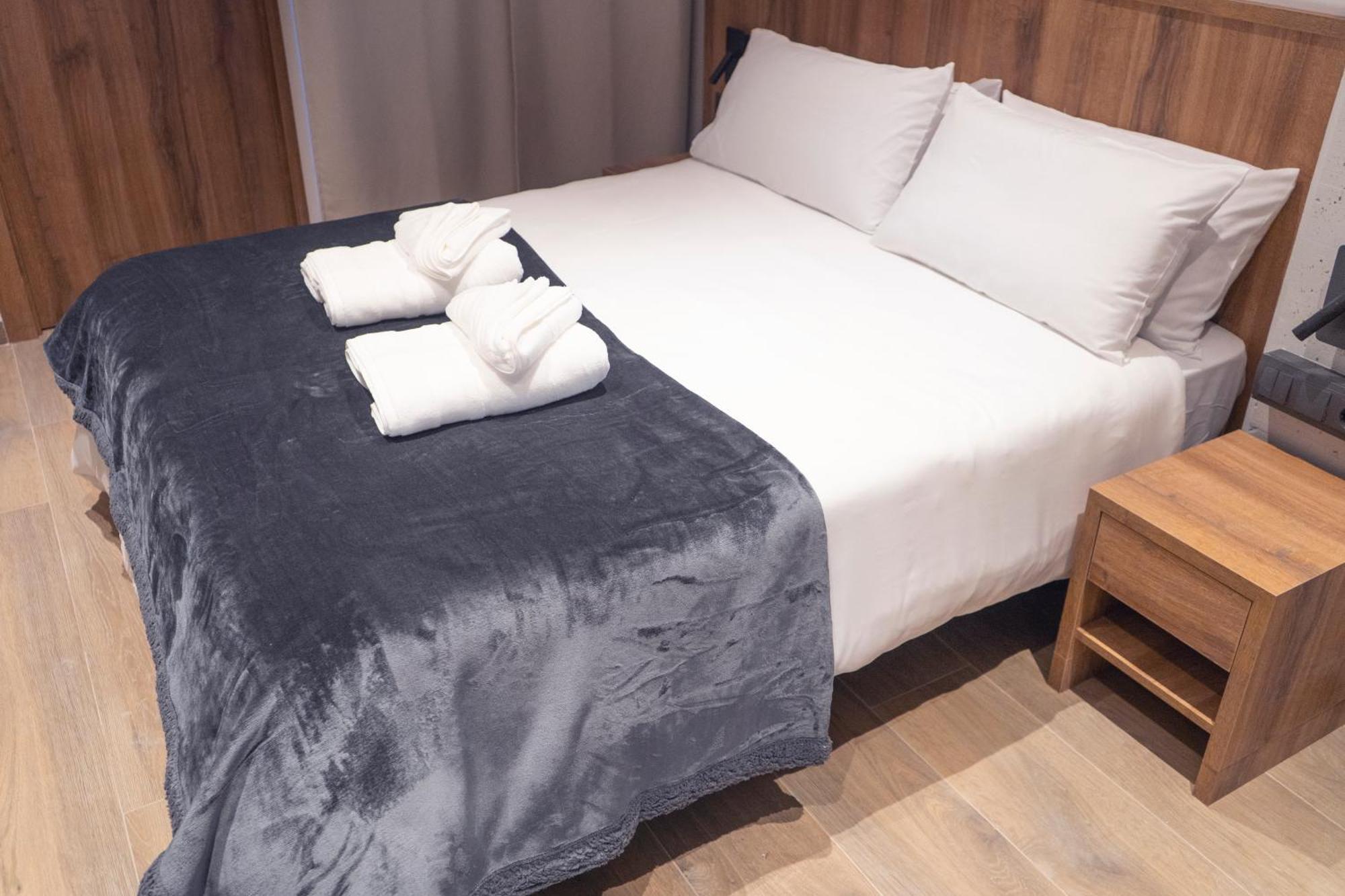 Monturiol Apartaments Barcelona Rom bilde